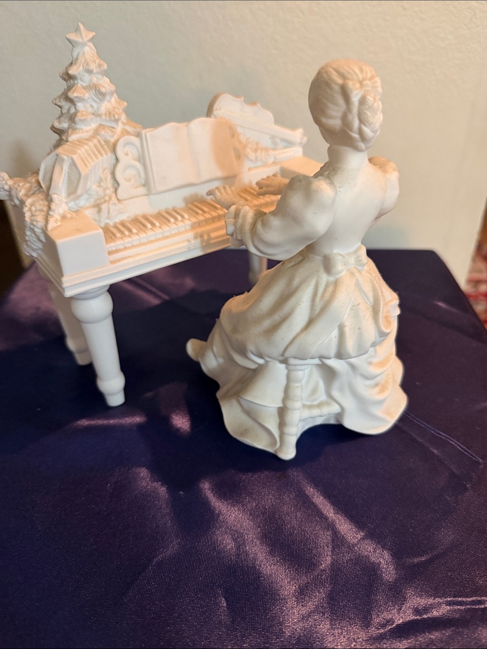 Ivory Porcelain Piano Player Figurine - Decorative Home Accent Dept 56
